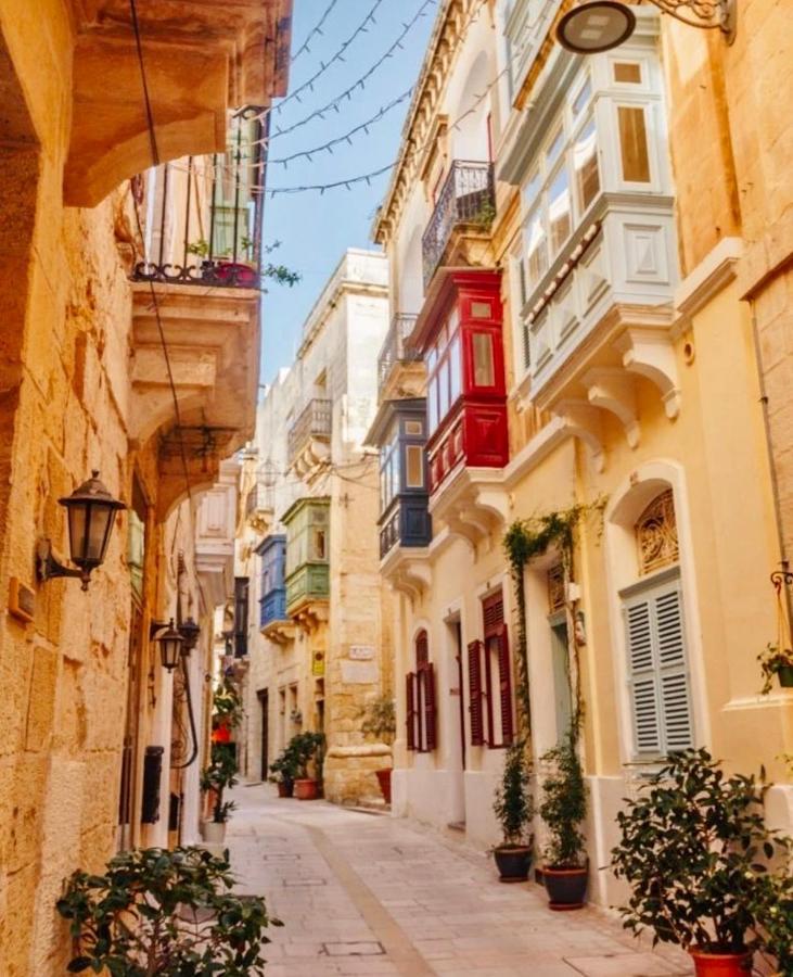 New & Unique Apartment - A 5 Minutes Ferry To Capital City Of Valletta Senglea Bagian luar foto