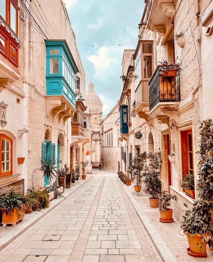 New & Unique Apartment - A 5 Minutes Ferry To Capital City Of Valletta Senglea Bagian luar foto